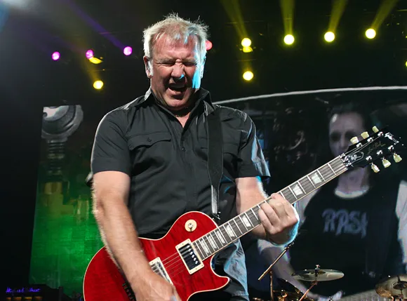 mxdwn's tweet photo. Rush’s Four Hometown Shows in Toronto Will be Filmed For a Concert Movie

#Rush 

https://t.co/Z8Ob3uiwm9 https://t.co/ar0n91QZm0