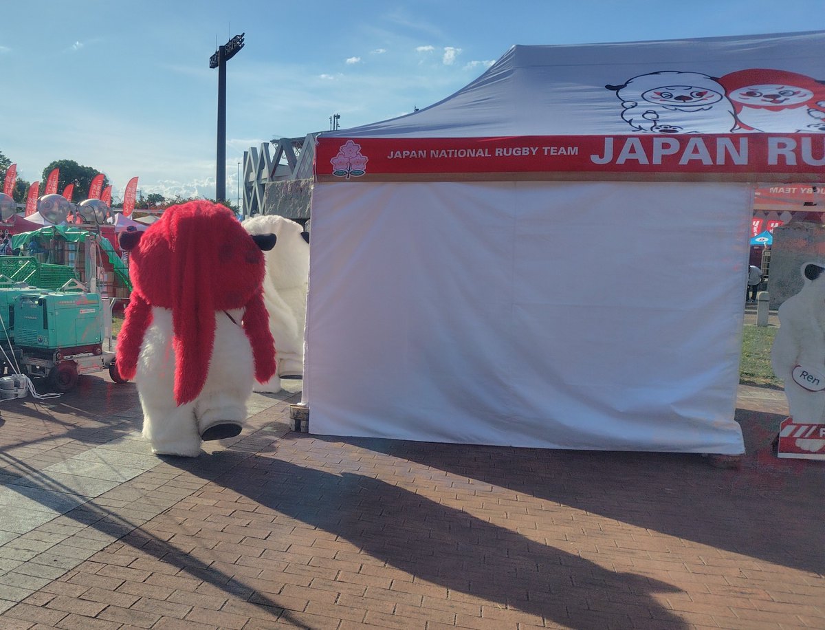 puku_ku's tweet photo. スマホが熱い🔥熱い🔥🔥
最後の方はカメラがうまく起動せず
退場シーンの撮影も撮れてたり、撮れてなかったり…

暑い中頑張ってくれたレンジー、スタフッフさん、ありがとうございました
撮影会参加のみなさん、お疲れ様でした

#レンジー #RenｰG 
#ラグビー日本代表 #JPNvAUS
 #花園ラグビー場 https://t.co/QQDv2o9t3e