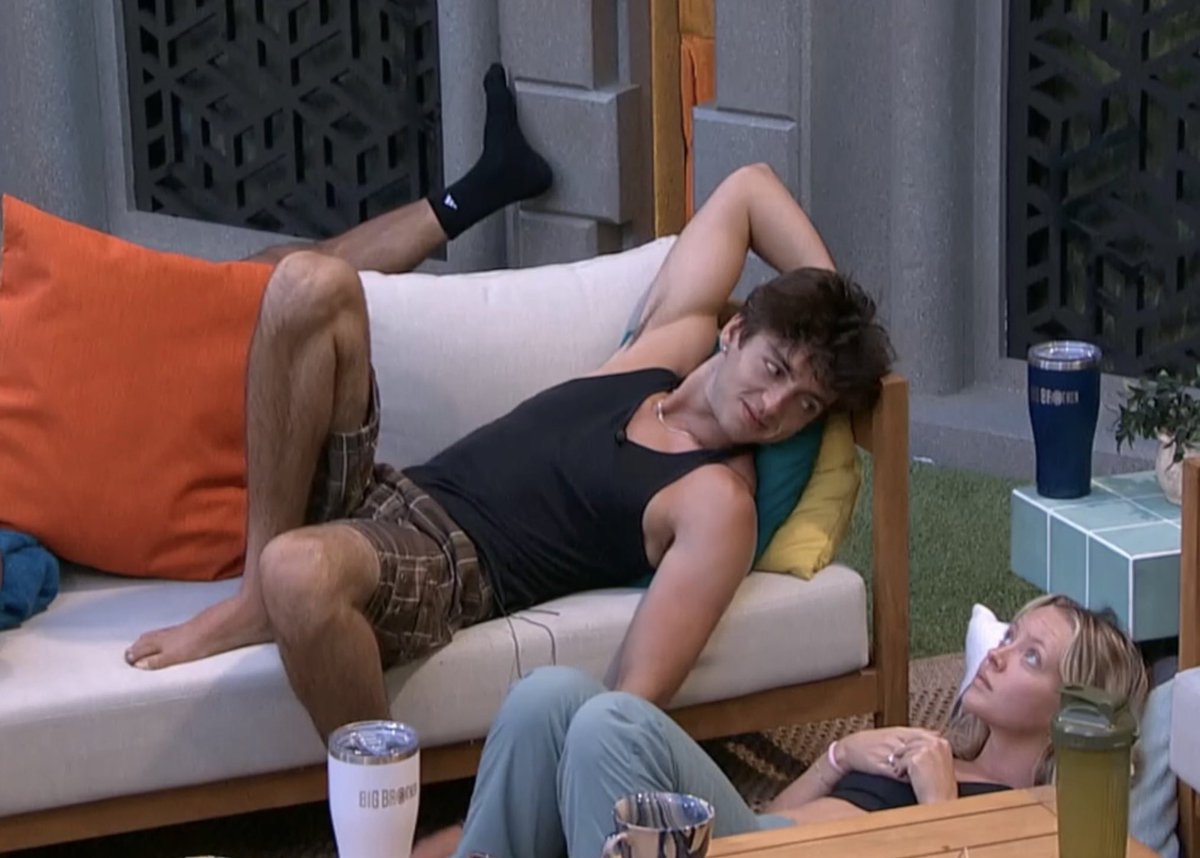 littlelotusbond's tweet photo. Bro is in love #bb28 https://t.co/hG0Cwo3LYR