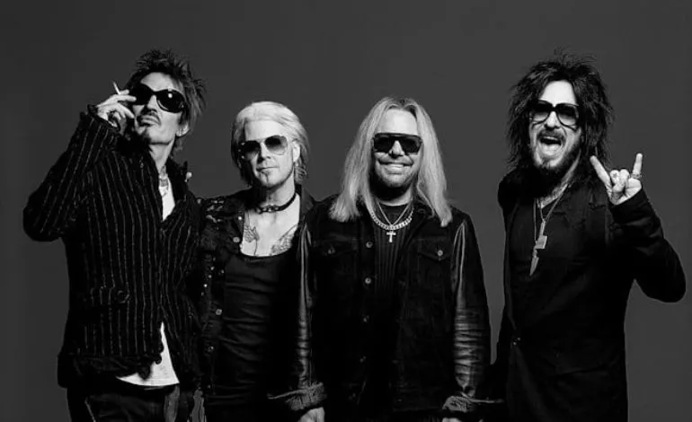 mxdwn's tweet photo. Nikki Sixx Justifies Mötley Crüe Using Backing Tracks During Their Concerts “We Do Play 100% Live”

#MotleyCrue 

https://t.co/q4fNWpmGaT https://t.co/mfrhHUpj0X