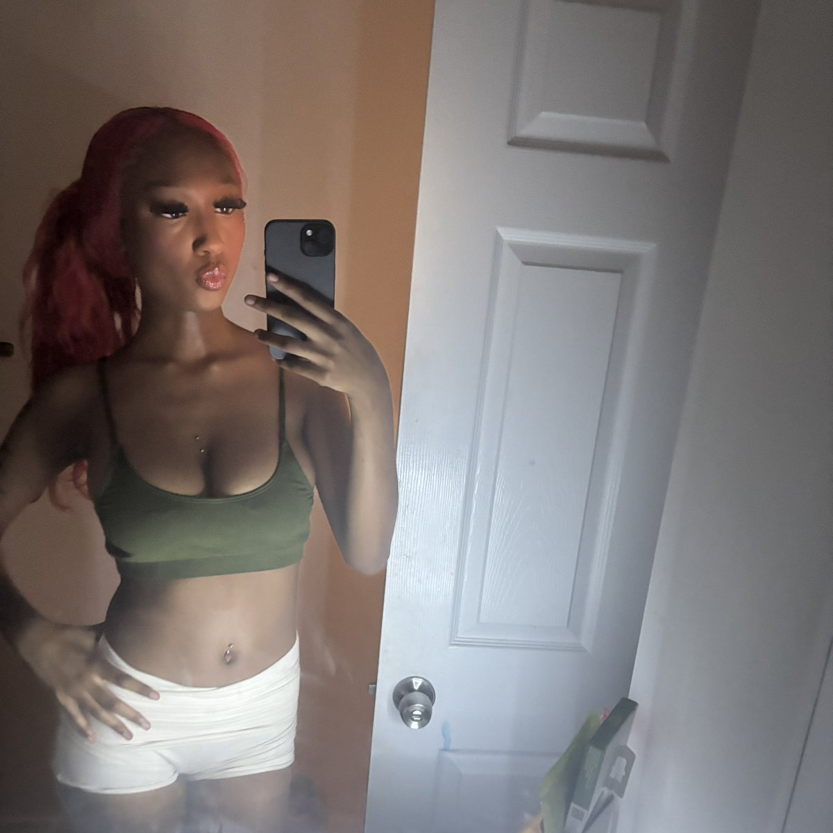 kissm3better's tweet photo. #sexyred😘 https://t.co/GzqyufBh0n