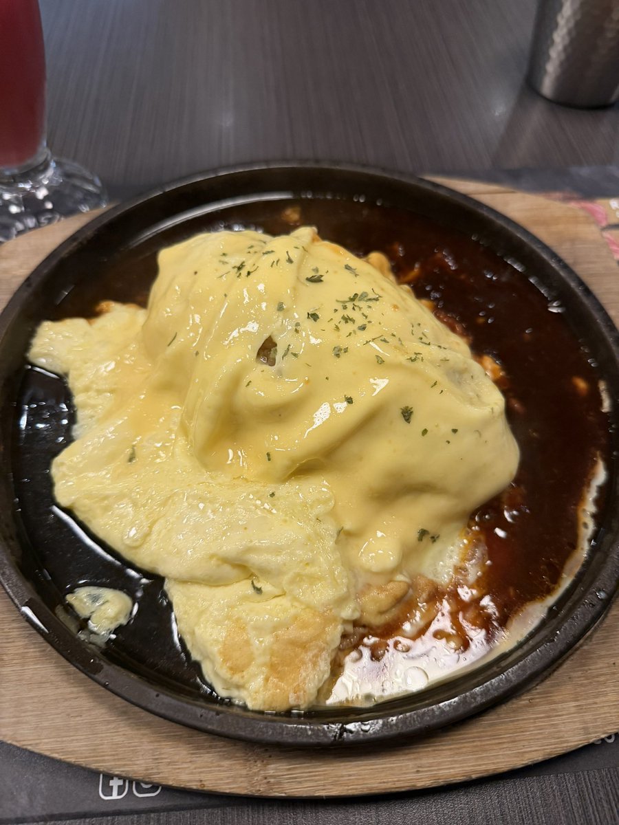 grovymango's tweet photo. Told my boss my dream is to make lesbian mermaid webtoon. Omurice. https://t.co/pBzieUvPg4