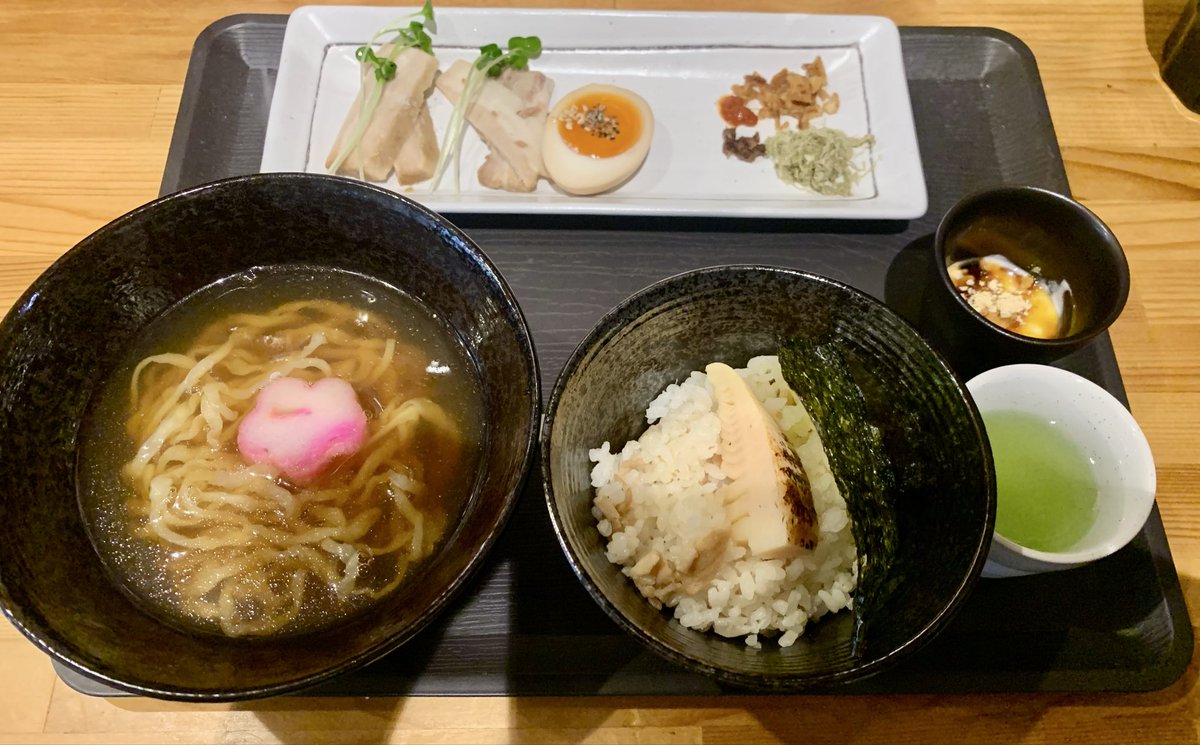 hiro_dochibi's tweet photo. 2026年🍜80杯目 上州山賊麺 大大坊

◉ 群馬県高崎市通町

🍜朝の開運セット⸜(๑⃙⃘'ᵕ'๑⃙⃘)⸝⋆︎*✨

月1回の朝ラーのタイミングに中々合わず。ようやく合いました😊

ITTE RASSHAI イッテ ラッシャイ

店主さん＆女将のパワフル元気を。朝から受け取り。ご馳走様でした✧*｡٩(ˊᗜˋ*)و✧*｡ https://t.co/TYxcB9j4W2