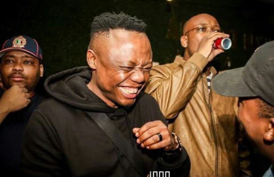 JustLes101's tweet photo. @owaseYengweni 🤣🤣🤣🤣he thinks that he is now Scott'waphapha Maphuma🤦🏾 https://t.co/l4mZjHVPOe