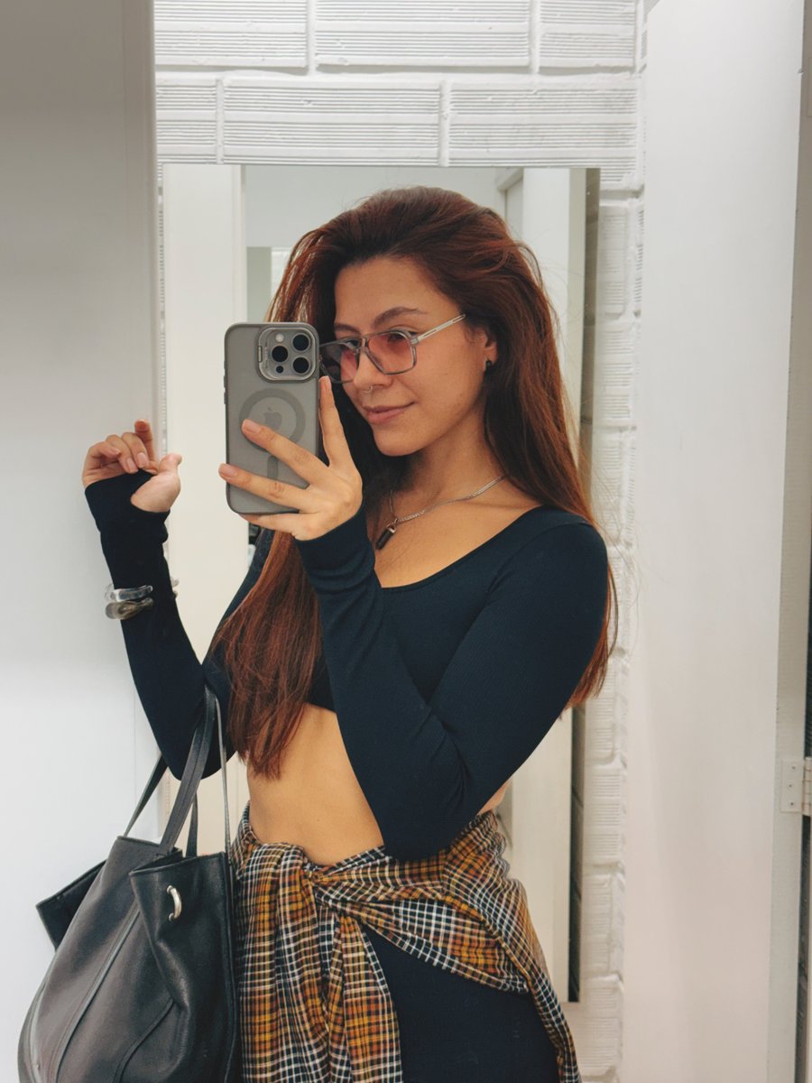lauracamxla's tweet photo. starting the week feeling like myself again 🤍 https://t.co/m1ppOc5Wxy