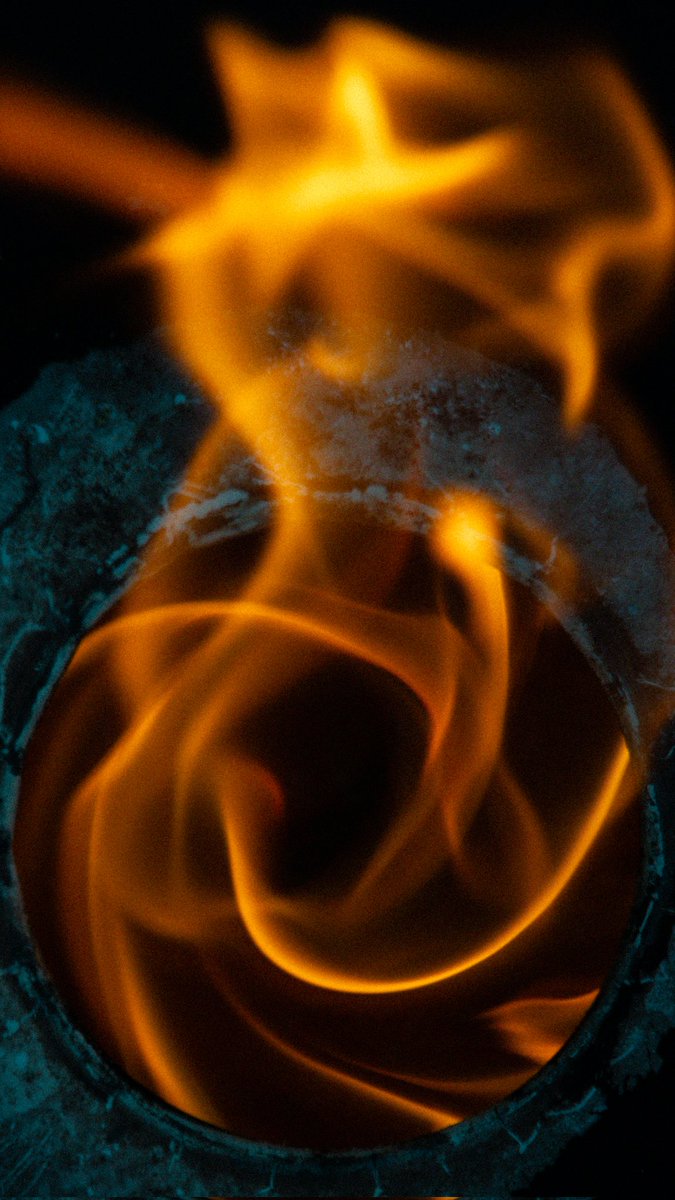 RoddriB's tweet photo. Diseñando fuego https://t.co/IFIslXcrXo