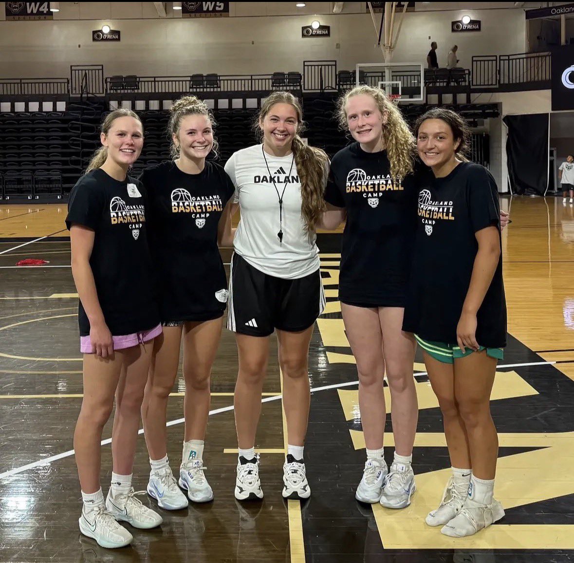 WhiteHadleigh's tweet photo. Had a great time at the @OaklandWBBall Elite Camp today. I also got to see other @MIpremierbball players! https://t.co/UhilsHn56U