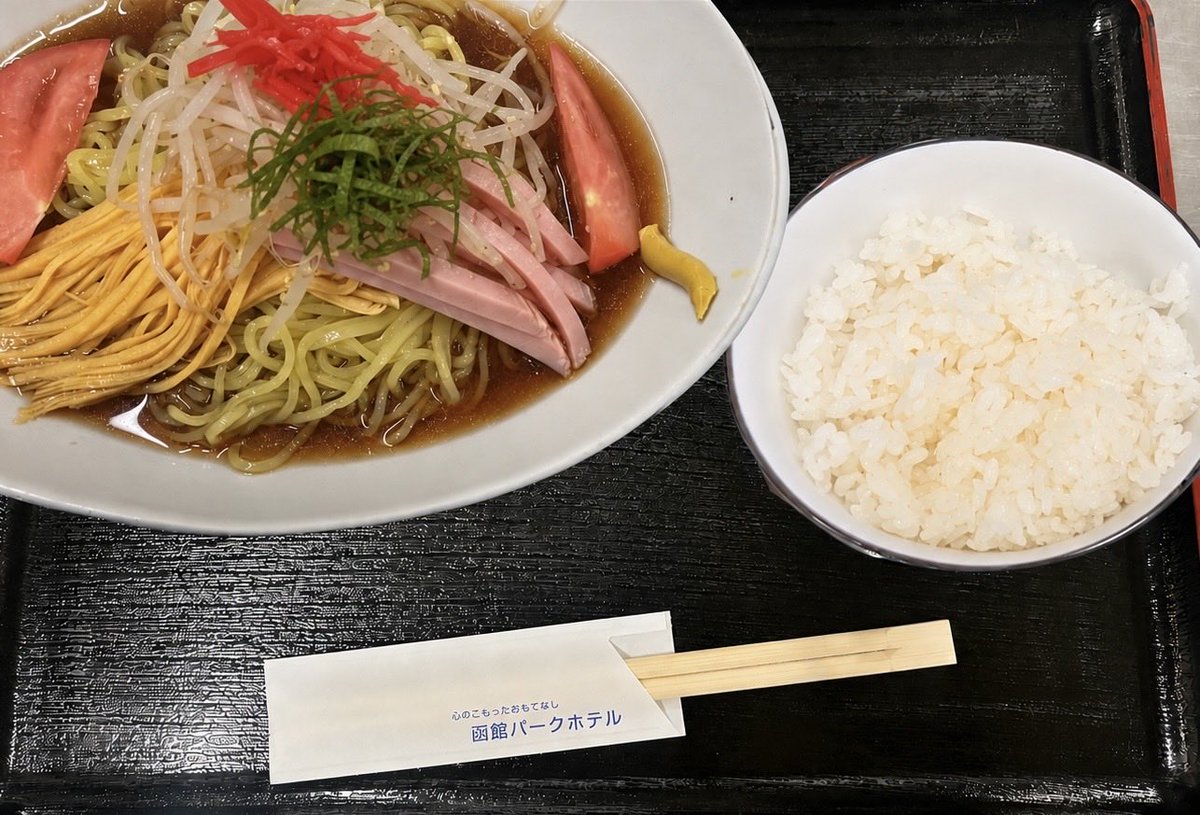 park0128's tweet photo. おはようございます🙂☀️
8月10日～14日の週替わりランチメニューは「ごま梅じそ冷やしラーメン(ご飯付き)」です🍚

￥850(税込)ドリンク🥤

暑い日にさっぱり食べれる1品です😋
今週もよろしくお願いします🎶
 #函館 #ランチ https://t.co/Ns8yyyGwzd