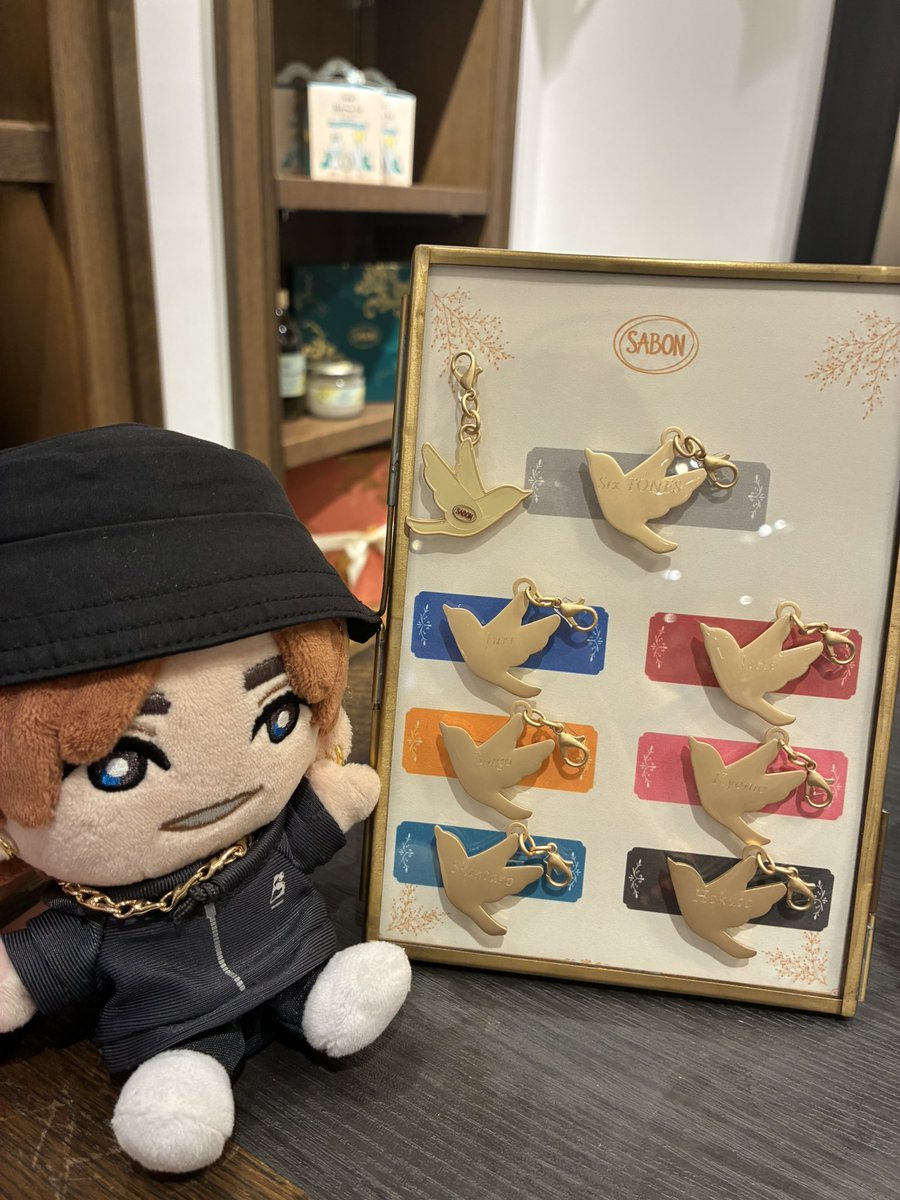 nyArOs_sc's tweet photo. SABON🐱🫧
四条烏丸店はメンバーの名前の刻印チャームが貰えてハッピー

#田中樹とSABONしよ https://t.co/n0b9evY2HV