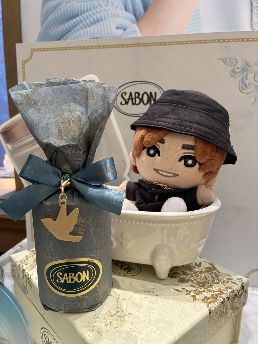 nyArOs_sc's tweet photo. SABON🐱🫧
四条烏丸店はメンバーの名前の刻印チャームが貰えてハッピー

#田中樹とSABONしよ https://t.co/n0b9evY2HV