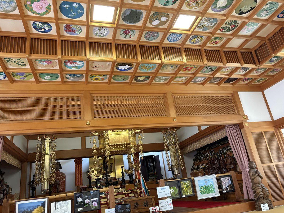 nahoko0702's tweet photo. お盆ですが…ちょうど
祖父の三十三回忌で��た
今、話題の世界遺産になった
飛鳥藤原の宮都のなかのお寺にお墓ぎあるので、お寺で法要のあと住職様とお墓でまた法要していただきました
暑かったけどありがたい
聖徳太子生誕のお寺です。
#橘寺 
#飛鳥藤原の宮都 https://t.co/iHCLttYFX5