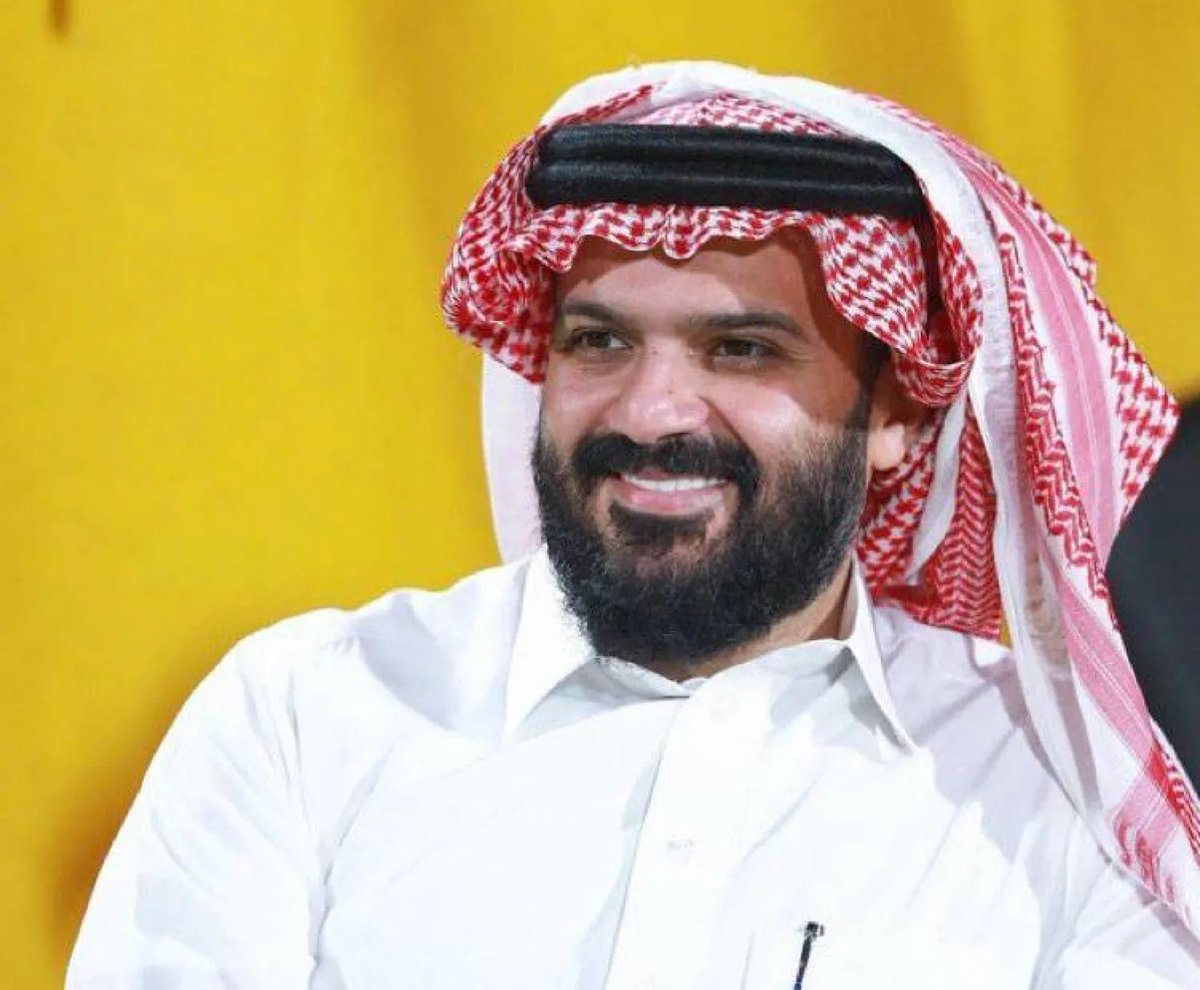 ogmaghrabi2's tweet photo. السلام عليكم ورحمة الله وبركاته،
تحية طيبة لك أستاذ أنمار عبدالله الحائلي.

أبو فيصل، عودتك هذه المرة ممكن تكون من الباب الكبير، ولكنها تحتاج إلى موقف كبير يليق بتاريخ الاتحاد ومكانته.

نحن جمهور الاتحاد نريد منك موقفًا حازمًا، ومبادرة تاريخية لإنقاذ النادي، 

نعلم أن جزءًا من الجمهور كان عاطفيًا في انتقاداته السابقة لك، وهذه فرصتك الحقيقية لإعادة بناء الثقة وفتح صفحة جديدة مع جمهور الاتحاد.

نريد منك أن تجمع رجالات الاتحاد وأعضاء الشرف، وتشكّل تكتلًا اتحاديًا حقيقيًا، وتقدموا موقفًا واضحًا وموثقًا، يضع النقاط على الحروف، ويوضح حجم الأخطاء والفشل الإداري الذي يمر به النادي، ويطالب بحماية الاتحاد ومستقبله.

أبو فيصل، الاتحاد اليوم يحتاج رجالًا يضعون مصلحة النادي فوق كل اعتبار.

هذه ليست فرصة للعودة فقط… هذه فرصة لصناعة موقف سيُذكر في تاريخ الاتحاد.

إذا وقفت مع النادي في هذا الظرف، ومددت يدك للجمهور ووقفت معه في صف واحد، فستكون قد فتحت صفحة جديدة لن ينساها الاتحاديون ما حيوا.

نريد منك موقف بطل… والاتحاد يستحق منك ذلك

تقبل خالص تحياتي….. 

#الاتحاد 
@Anmar_Alhailae