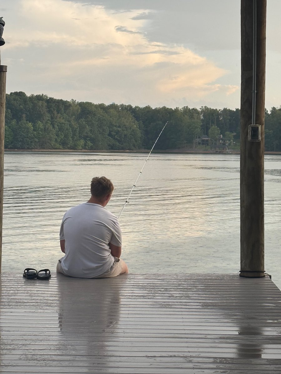 Householde29103's tweet photo. Great week at Smith Mountain Lake, VA with the family before fall camp — tubing, fishing, caught a good one 🎣 Now it’s back to work.
@keith_house75
@AnitaH5811
@hollyhouseh
@LaSalleFball  #SmithMountainLake #HailLaSalle #ClassOf2028 #OL https://t.co/B0aHUa6TSJ
