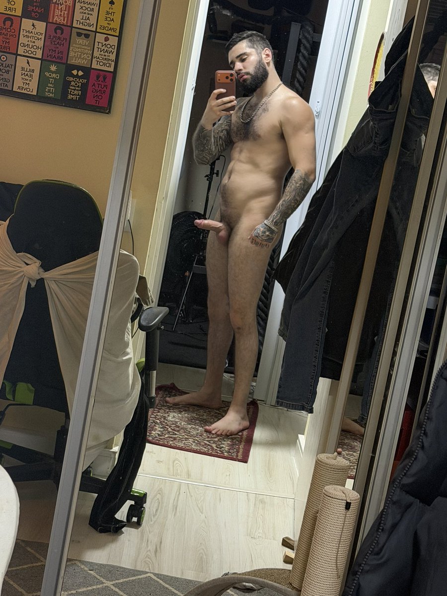 MotoristaMath's tweet photo. Quer tomar ferroada da minha rola gordinha? Tinha acabado de comer o passivo, foto pós sexo! https://t.co/pA0IK5Dxdv
