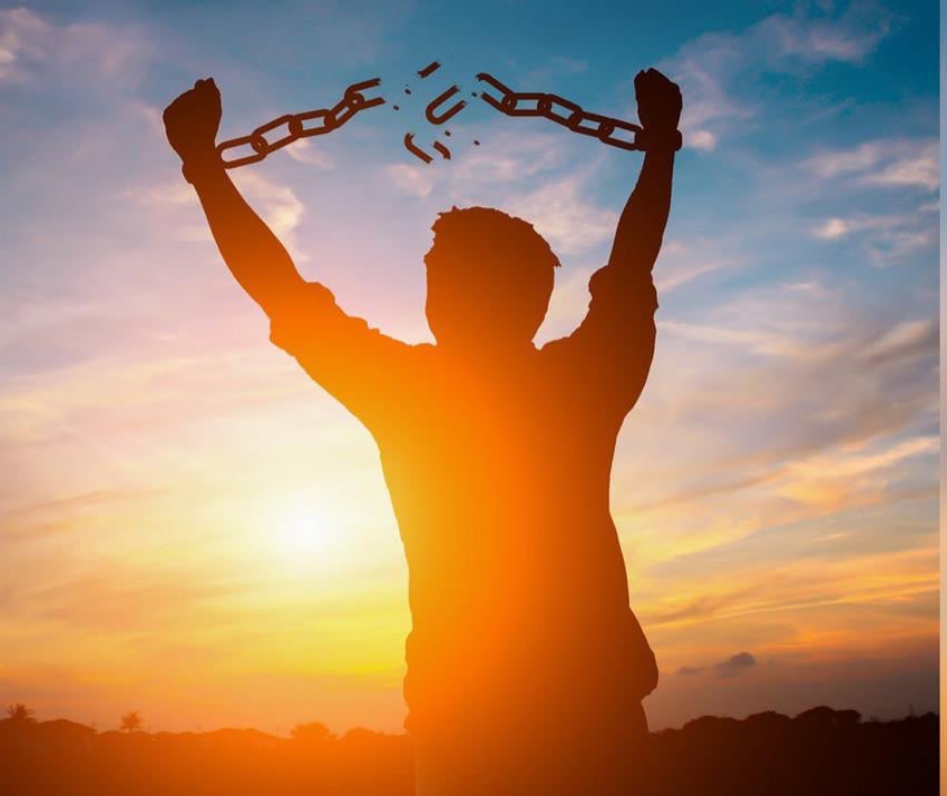 elyswynn's tweet photo. @qiuliuqi YES i’m about to get out of this ARR jail finally!!! https://t.co/BMlMAS4HoP
