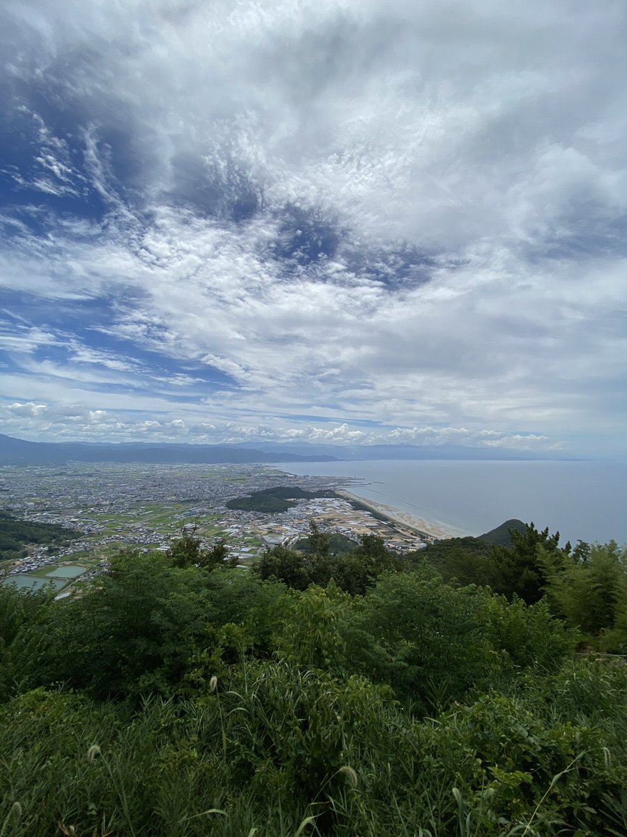 fugyu1080's tweet photo. 香川県観音寺の天空の鳥居へ。
日曜日だったので、車の乗り入れは禁止。
シャトルバスの予約をして訪れました。 https://t.co/AvNkWMKdvH