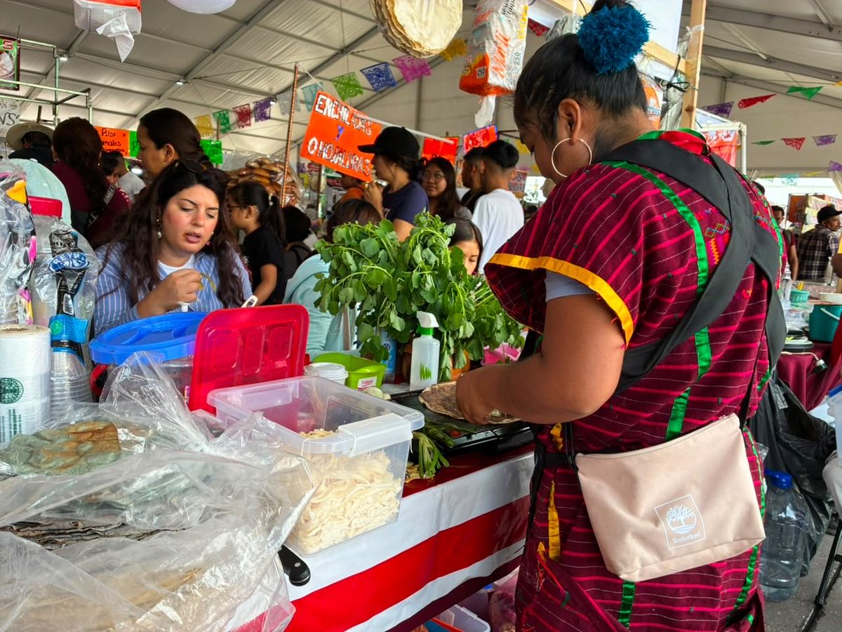 DGINDDECULT's tweet photo. Hoy, 9 de agosto, conmemoramos el Día Internacional de los Pueblos Indígenas. 
En este marco, te invitamos a vivir la XII Fiesta de las Culturas Indígenas, Pueblos y Barrios Originarios en el Zócalo de la CDMX.
📅 Hasta el 23 de agosto.
¡Te esperamos! https://t.co/5L3BoKZk5s