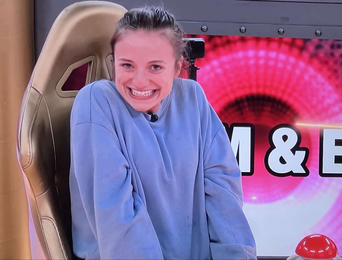 BBlemondrop's tweet photo. Mallory reacting to her punishment 😁 #bb28 https://t.co/TDXG1mTH1u