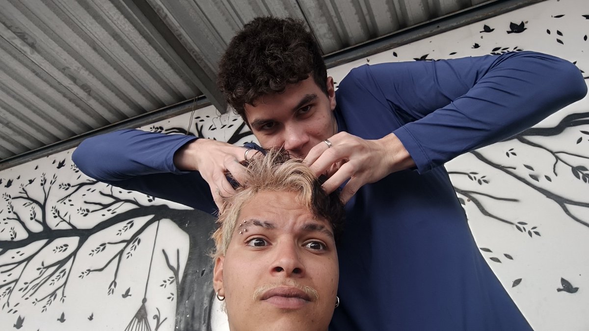 uiudson_'s tweet photo. Eu amo muitos meus amigos mds, que saudades que eu tava deles https://t.co/UQyk5Id2Ra