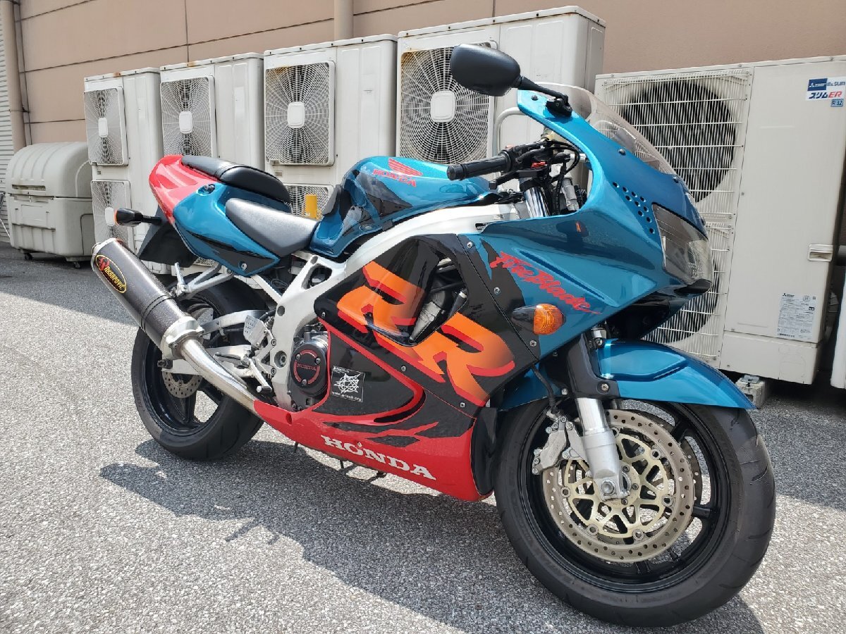 gjctrading1's tweet photo. UP FOR AUCTION IN JAPAN
CBR900RR SC33
37,600 km 
Auction from ¥499,999. Instant decision ¥587,999. Plus fees and shipping.
Our team at GJC Trading can bid on, purchase, and export this bike to nearly any country worldwide. We handle everything—from packing and transport to international shipping.
If you're interested, just send a message on messenger to us, or to +81 80-5590-2471 on WhatsApp. We don't reply to comments on the ad. Once the bike goes live at auction, we'll take care of securing it for you.
We do container loads for bigger buyers.