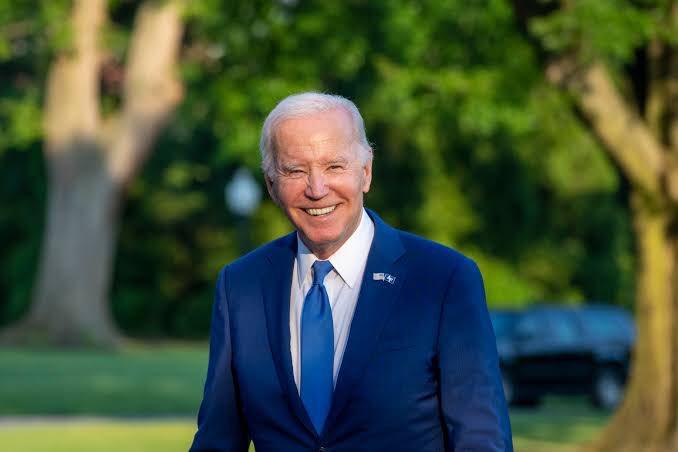 TheRickyDavila's tweet photo. Thinking about President Biden and his family today as we learn of his cancer spreading to more places in his body. Breaks my heart that this decent man was taken for granted and attacked relentlessly for trying to help. This country didn’t deserve him. Love you Joe. 💙🙏 https://t.co/XfVwtUv4Ju