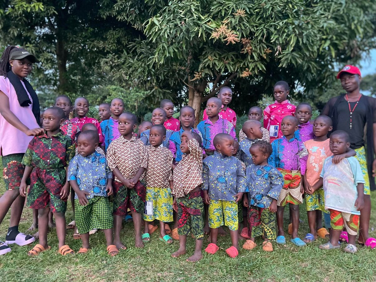 HopeUganda2's tweet photo. 🧵❤️ Sew in Love

“Whoever is kind to the poor lends to the Lord.” — Proverbs 19:17

We Do Everything in Love. ❤️

#SewInLove #DoEverythingInLove #HOFAIMinistries #FaithInAction #HopeAndFaith https://t.co/Ovm40hn401