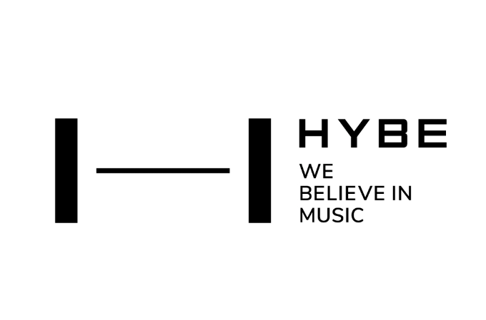 Kpop_Herald's tweet photo. .@bts_bighit and Hybe's success story has become a case study at France's INSEAD MBA, titled "HYBE: Building Growth Beyond BTS." 📚

The study credits BTS' success to its self-written music, narrative-driven songs, digital communication and relationship with ARMY, while highlighting Hybe's Weverse, multi-label and glocalization strategies.

#BTS #HYBE