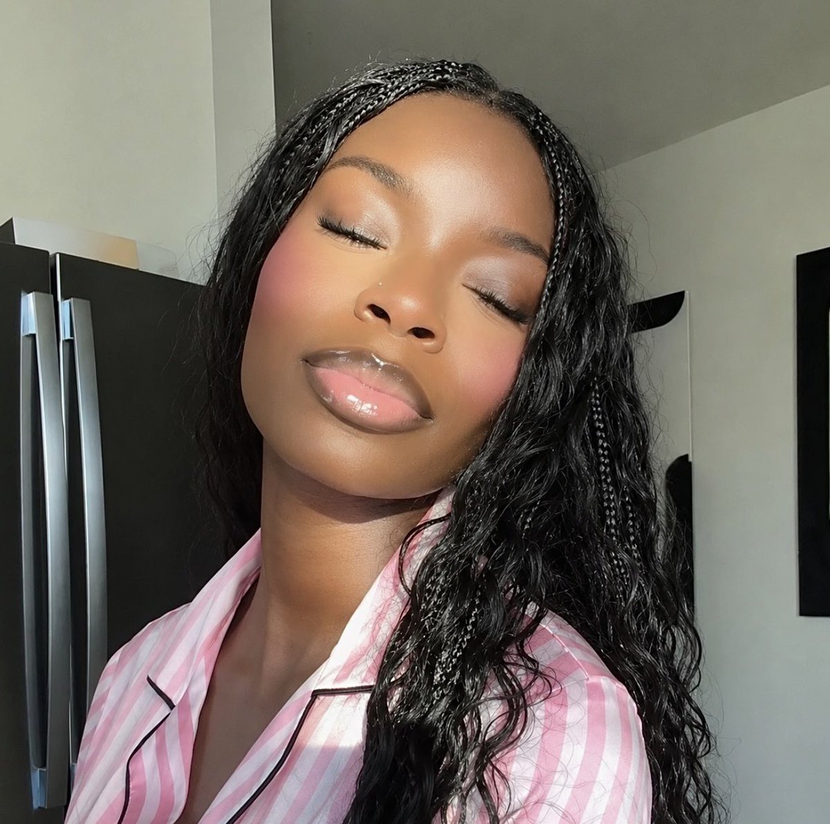 Nemamaae's tweet photo. How can she be this beautiful omg. https://t.co/DI0AlR85Ab