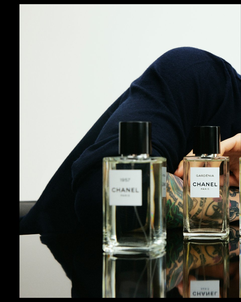 CHANEL_JP's tweet photo. シャネル フレグランス＆ビューティのアンバサダー、ジョングクが、レ ゼクスクルジフ ドゥ シャネルの世界へ。

まるで自分自身の多様な側面を知るように、それぞれ唯一無二の個性をもつオードゥ パルファムと出会います。

#JUNGKOOK #CHANELGrandParfumeur