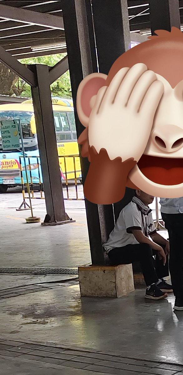 UncrownKings's tweet photo. solid DAKS jud ni cia grabi. ako jud na bosohan pag pangihi namo sa CR diri it park CR https://t.co/IkpVYseyA4