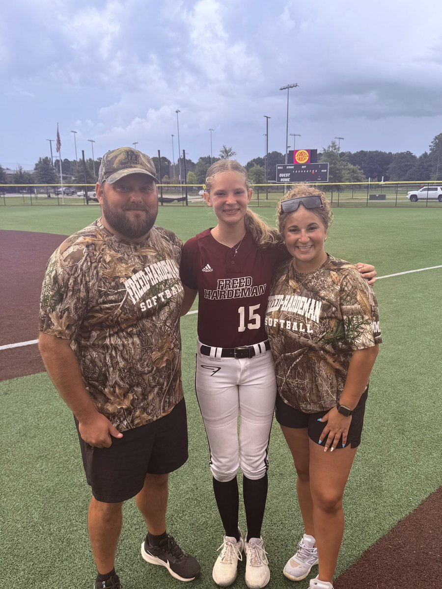 C_Schroyer_1's tweet photo. Had an amazing time playing at the @LvlUpSportsX Summer Showcase Showdown this weekend and getting to play with @FHUsoftball_ !! Thank you to all the coaches who attended! Special thanks to my FAVS @CoachRobParson and Coach B!! 🦁

@SBRRetweets @TGETalent
@SoftballDown
@TopPreps @ExtraInningSB
@CoastRecruitsSB @LineDsoftball @SoftballRecruit @playsbigger
@CoachNelson_NWF @NWFRaiders_SB
@JURoyalsSB @coachmass2214
@LipscombSB
@zhart18 @ClarkGSCC @GstateSB
@davidtwade8 
@LauraMatthews12 @BelmontSoftball
@Acozart44
@NateTompkins @e_newellcoach
@ElizabethH_99_
@ndchattsball @myndhs
@coachmere_16
@CoachKGNeer
@CoachKRyman @Coach_Buck16 @rebeccamurray_ @TN_FP_Schroyer
@Jeremy_P_Higdon @JillCHigdon @Brandon14Carr @CoachLaurenKarn
@JenLapicki
@jmrw20 @JulieBoland5 @GarrettSkelton5
@Rileynayadley @CoachBBuchanan @coachkiwij @betyree @mpaulick14
@JessieHomesley