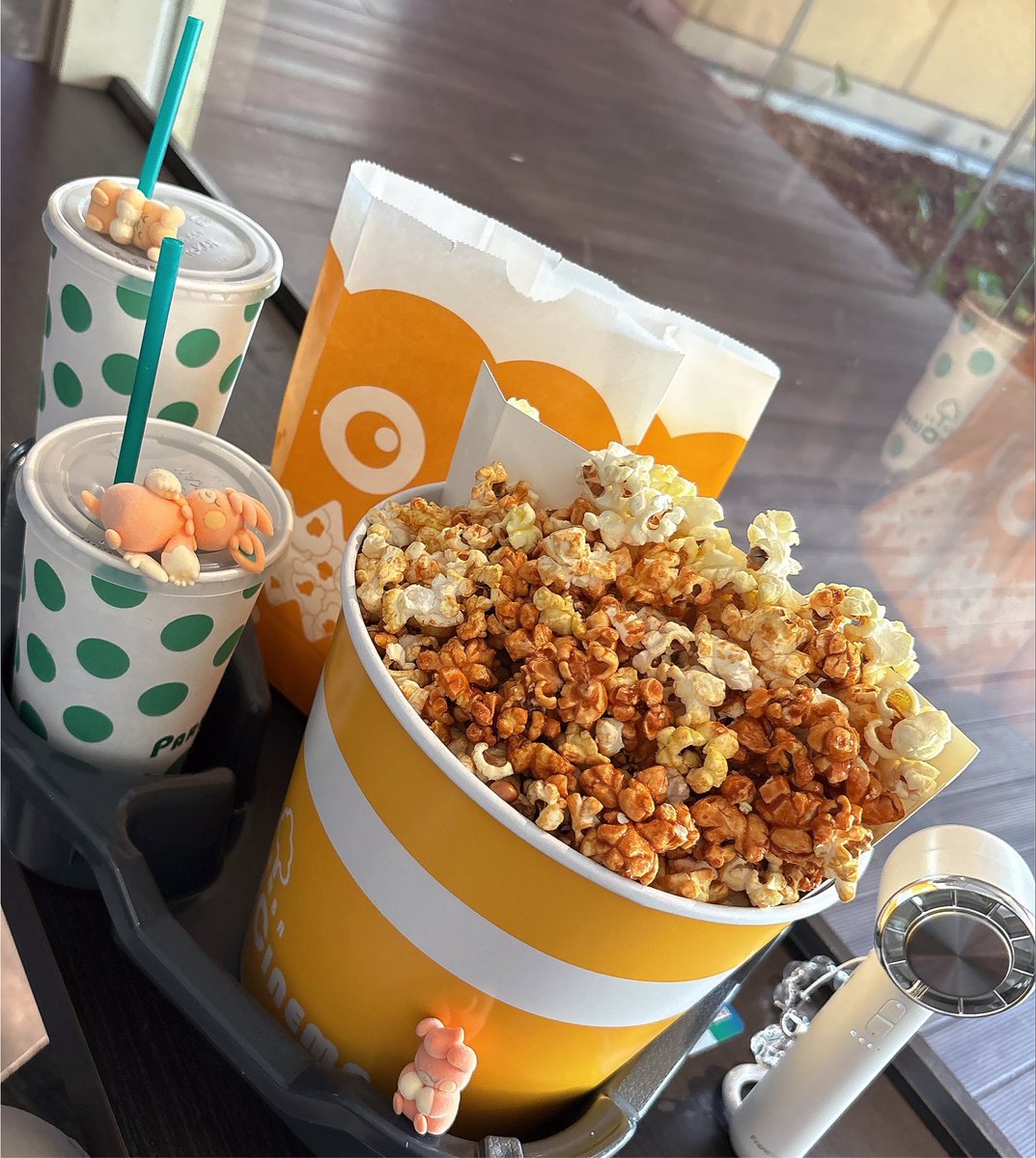bintoro_7777's tweet photo. ちいかわ観てきた🫶
ビジュアルだけでキャラの中身までは知らなかったからモモンガの真似して欲求を吠えるモンスターがここに爆誕した😉 https://t.co/r6A6r0WsAc