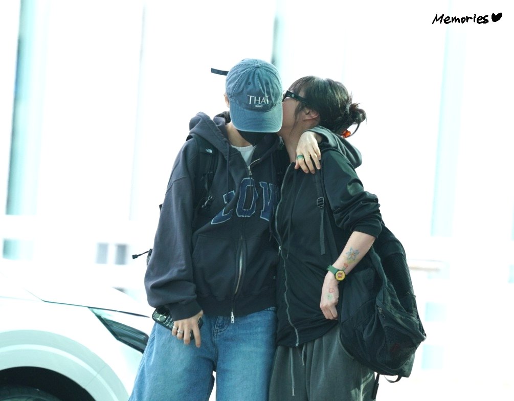 MMM_Memories's tweet photo. 260810 ICN 출국 문별, 휘인 프리뷰

취사가 완료되었습니당😋

#마마무  #문별 #휘인 #MAMAMOO #MOONBYUL #WHEEIN https://t.co/BnoveqIXHm