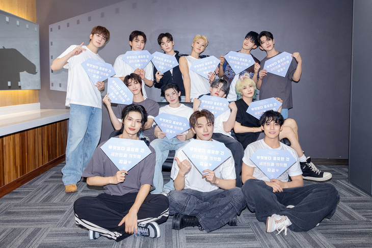Kpop_Herald's tweet photo. .@pledis_17 became the K-pop act with the most Million certifications in Japan. 🇯🇵

Its Japan Best Album "ALWAYS YOURS" surpassed 1 million copies in cumulative shipments in July, marking Seventeen's 4th Million certification in Japan.

#SEVENTEEN #ALWAYSYOURS https://t.co/8xqerbMg51