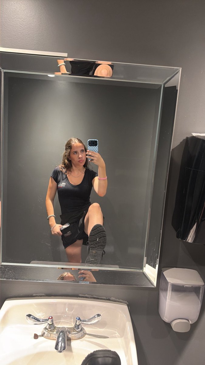 River_payme's tweet photo. come lick my dirty work shoes clean like the good dog that u are https://t.co/WXTtlJIKwn