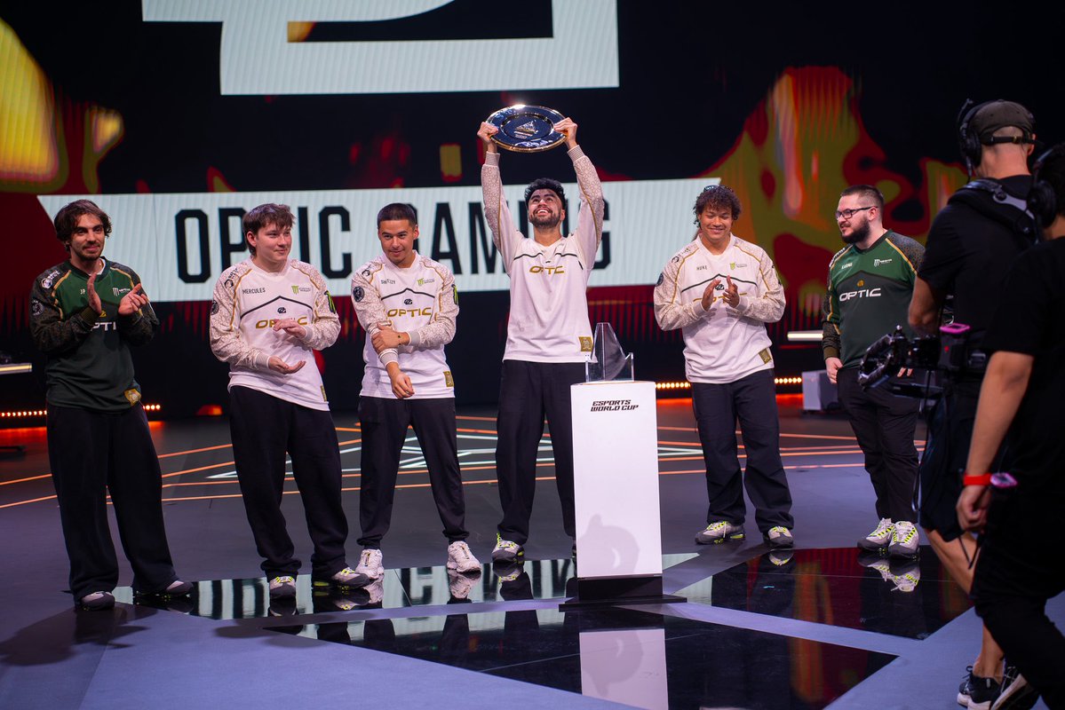 Spribs_'s tweet photo. Congrats to @OpTic on the b2b EWC championships 🏆 https://t.co/RqayW2wBtP