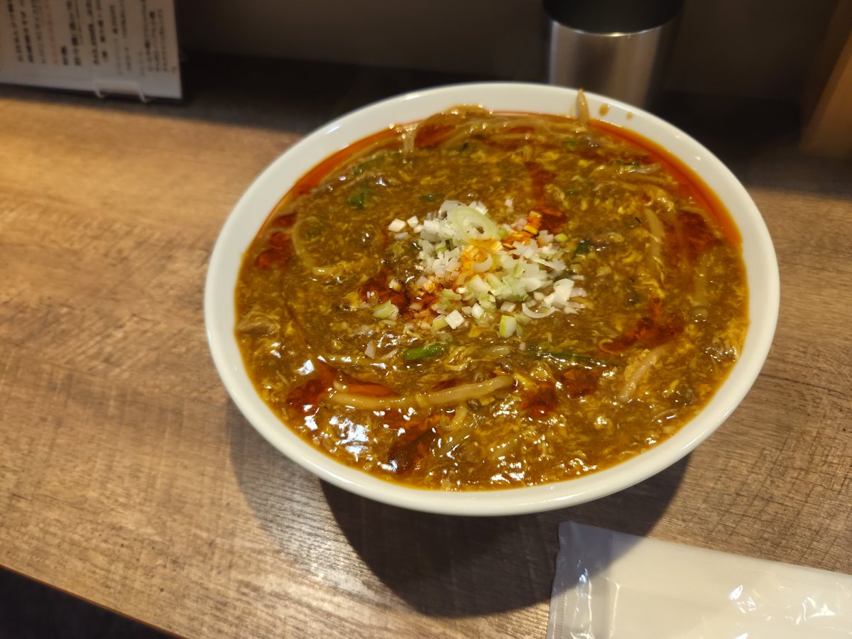 s_tabearuki's tweet photo. 町中華　ならんは
ならんはのあんかけ辛麺
ボリュームたっぷり！ https://t.co/0V1x2nWjqS