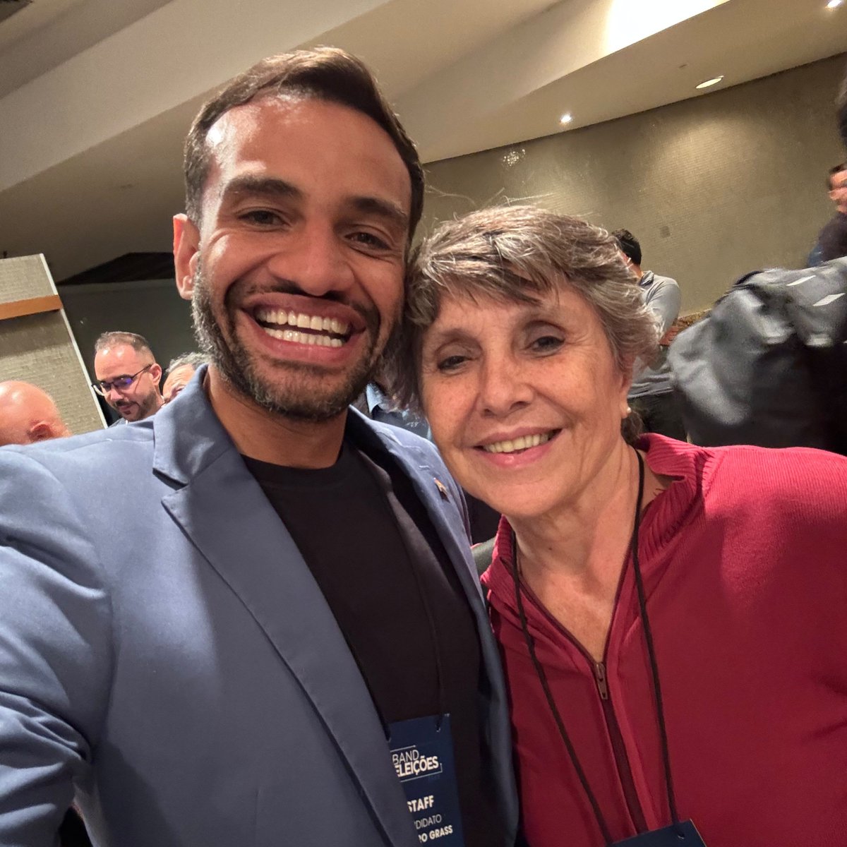 fabiofelixdf's tweet photo. Saindo do debate bem acompanhado da nossa futura senadora @erikakokay ❤️

#DebateNaBand2026
#PSOLComLeandro https://t.co/M1o8etHV0G