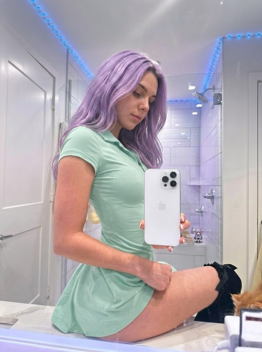 akiraaanoxus's tweet photo. Late night mirror pics hit different 😳 https://t.co/6Lqnwrqj0V