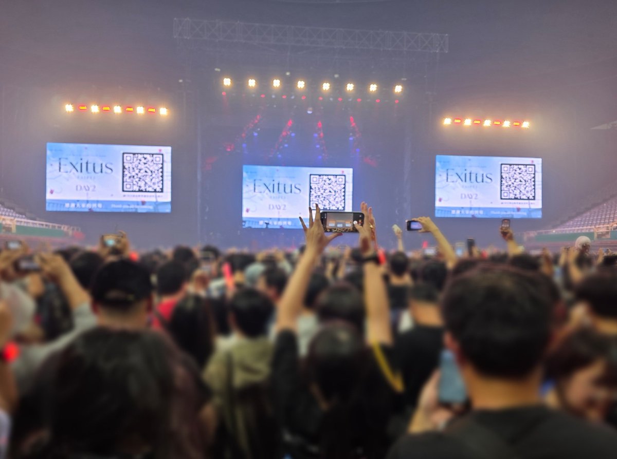 guitarmelo_0221's tweet photo. 5thライブでMujicaにハマって以来、参加した中で最高のライブでした。

パフォーマンスはとても迫力があって、現場の雰囲気も最高でした。  
五人が伝えてくれた感情と、現地の観客の熱気をしっかりと感じることができました。

本当に素晴らしいライブをありがとうございました👍🏻

#Exitus_TAIPEI https://t.co/ka45VQLjtP