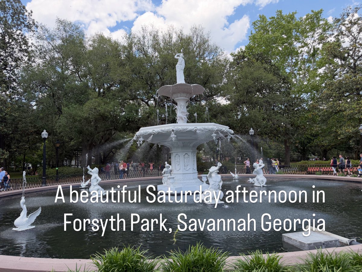 AuthorClyde's tweet photo. #photoofheday #forsythpark #savannah https://t.co/sjcyovCAiF