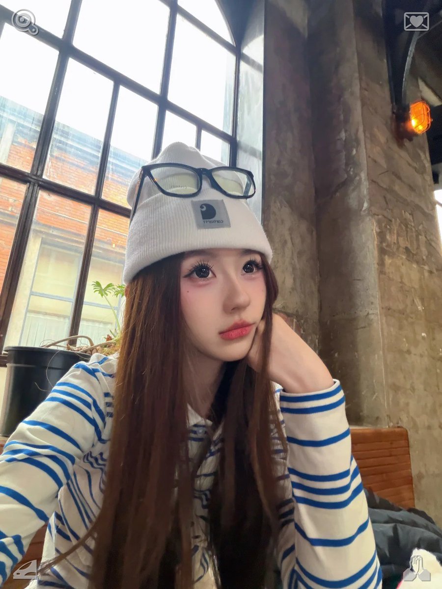 brahmaiah99's tweet photo. Once I've finished my beverage, I scribble a heartfelt note on the wall, commending the tasty milk tea, then move on to my next destination—a sleek, minimalist café I discovered online, celebrated for its inventive fruit tea blends. 🥼 https://t.co/DpS942WiWa