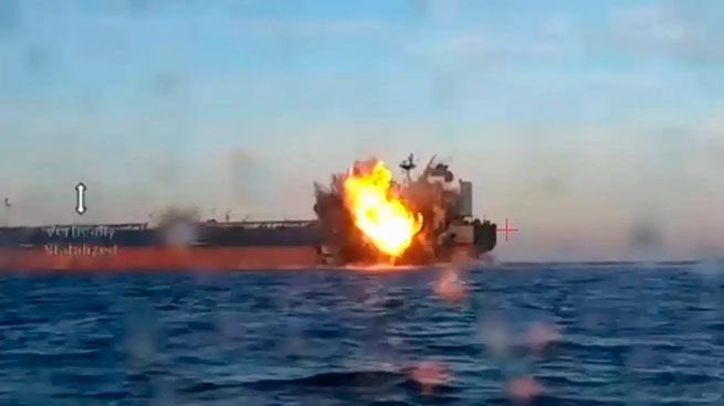 ElectricMariner's tweet photo. Three key waterways are now disrupted by conflict.

Dardanelles (Turkey/Med), Bab Al Mandeb (Red Sea), and Strait of Hormuz

World is starting to remember the forgotten industry of seafaring

@FleetzeroHQ https://t.co/VJ6UvH55bs