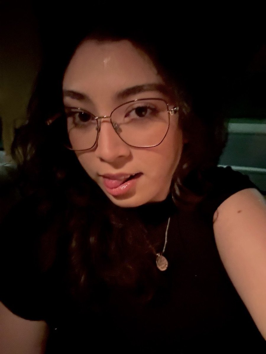 4camibby's tweet photo. I need a sugar daddy so bad- Dm for menu💕🥰 #latina #horny #htx #dtx #atx #teen #horny https://t.co/w7zzRml0NF
