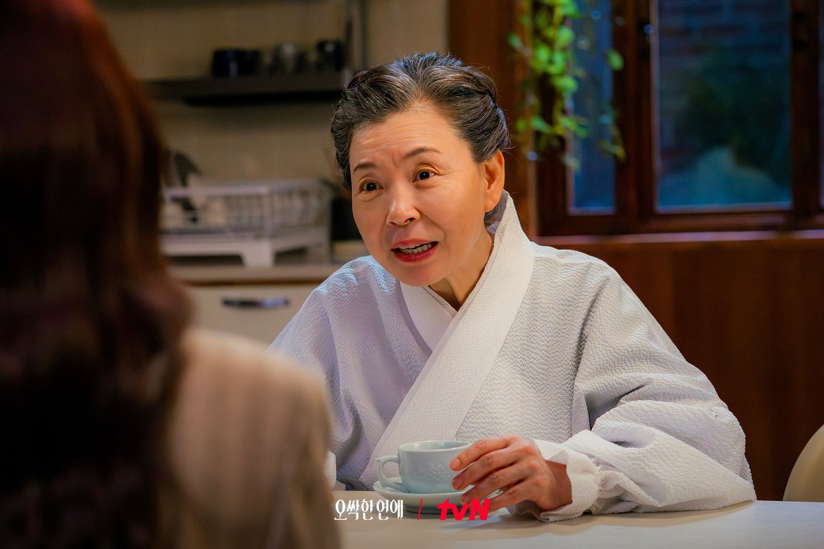 CJnDrama's tweet photo. 대표님도 이런 상황은 처음이라💦
여리의 갑작스러운 시댁(?) 면접 현장!

[토일] 밤 9:10ㅣtvN
#즐거움엔20tvN #오싹한연애 #SpookyinLove https://t.co/nBPzFmlAsj