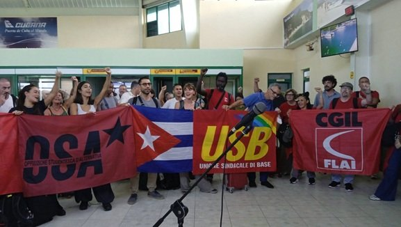 JuventudRebelde's tweet photo. #Cuba 🇨🇺 Brigada de solidaridad recorre el Oriente tras la huella de #Fidel, reafirmando memoria y compromiso colectivo
#100AñosConFidel

Los detalles desde #SantiagodeCuba ⬇️
🔗 https://t.co/dJgAW9x8WN https://t.co/OqlsekGTLw