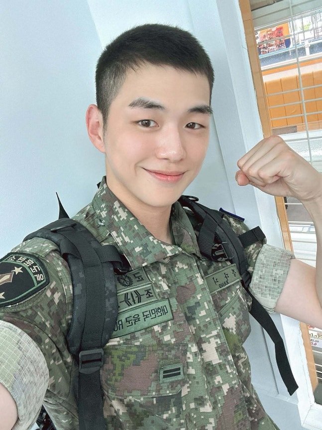 AmizaSherry's tweet photo. 'Idol Pick' Kang Daniel Ranks 1st as 'Idol Who Seriously Motivates You to Workout'

Kang Daniel has been selected as the "Idol Who Seriously Motivates You to Work Out.

"According to Idolpick, a web service for "picking your own idol," on the 10th, Kang Daniel ranked first in the special poll titled "Which Idol Seriously Motivates You to Work Out?"

In the poll held from the 3rd to the 9th, Kang Daniel received 36,436 votes, securing first place with an 83% vote share.

Kang Daniel has garnered attention during every activity for his explosive energy performances and solid physique. He has also been consistently mentioned as a representative idol overflowing with healthy beauty.

Furthermore, recent photos and videos released during his military service thrilled fans by showcasing his fit body and bright, cheerful demeanor.

Kang Daniel is currently serving as an Army drill instructor.

https://t.co/hTxAEVLTwN

@kd_officialx
#KANGDANIEL
#강다니엘
#カンダニエル
#姜丹尼爾