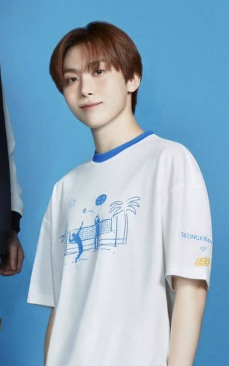 YJ_KT97's tweet photo. 那麼問題來了 哪裡可以買到這件衣服 https://t.co/xBXQHRBLgC