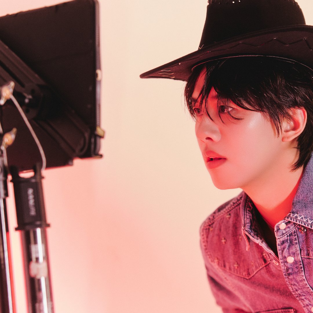 Hwaonent's tweet photo. Behind the Scenes 2 - 인생샷 (life shot) 

한태이 [life shot - the mini Album]
*2026.08.13 PM (KST) 

Yes24: https://t.co/JJ8Yr7sRGW
교보문고: https://t.co/eTrv3iow9h
알라딘: https://t.co/w5eFu6whya
Ktown4u: https://t.co/DAlkRwG8nR
Ktown4u (Global): https://t.co/UwlEaXsuc1 https://t.co/3whANBiF4g