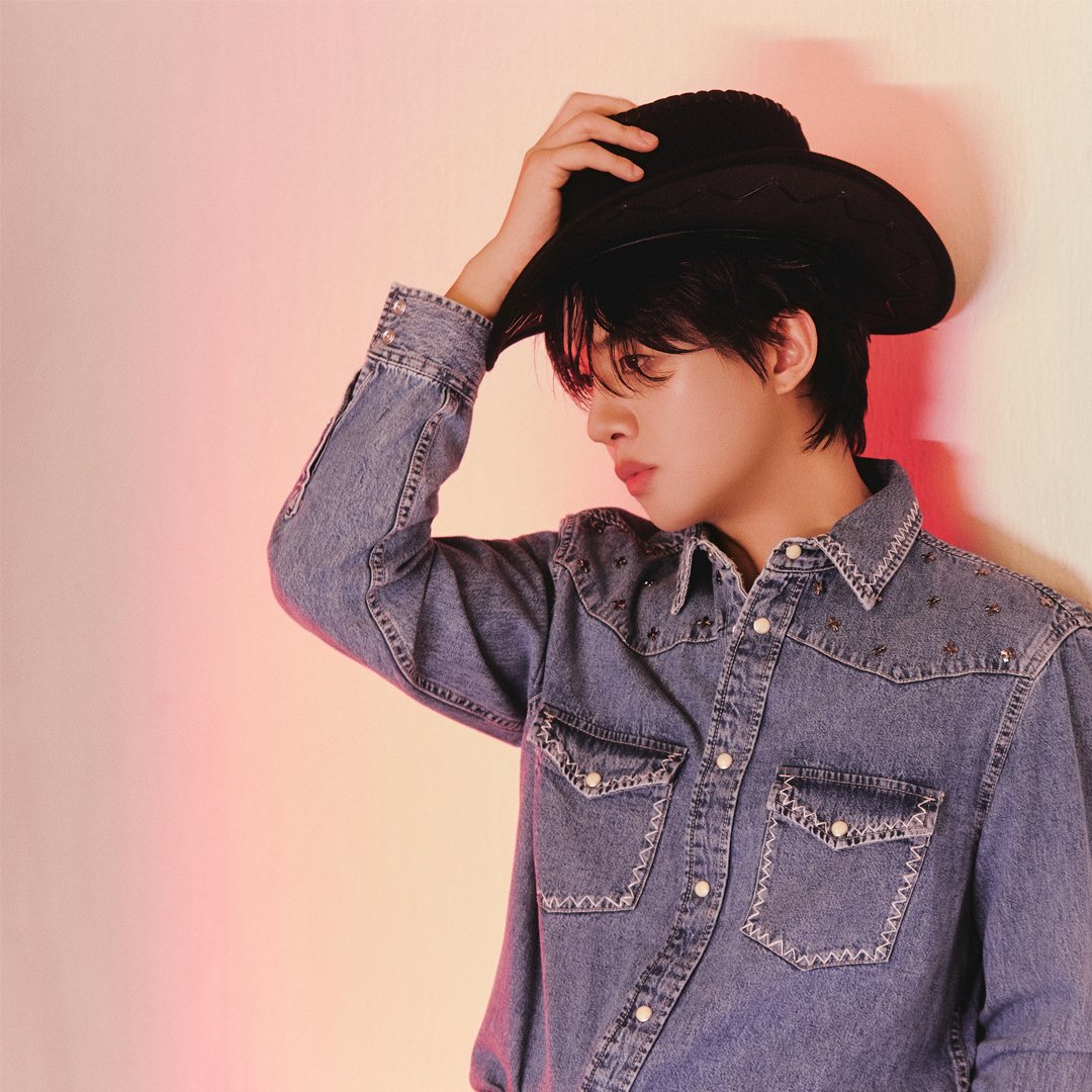 Hwaonent's tweet photo. Behind the Scenes 2 - 인생샷 (life shot) 

한태이 [life shot - the mini Album]
*2026.08.13 PM (KST) 

Yes24: https://t.co/JJ8Yr7sRGW
교보문고: https://t.co/eTrv3iow9h
알라딘: https://t.co/w5eFu6whya
Ktown4u: https://t.co/DAlkRwG8nR
Ktown4u (Global): https://t.co/UwlEaXsuc1 https://t.co/3whANBiF4g